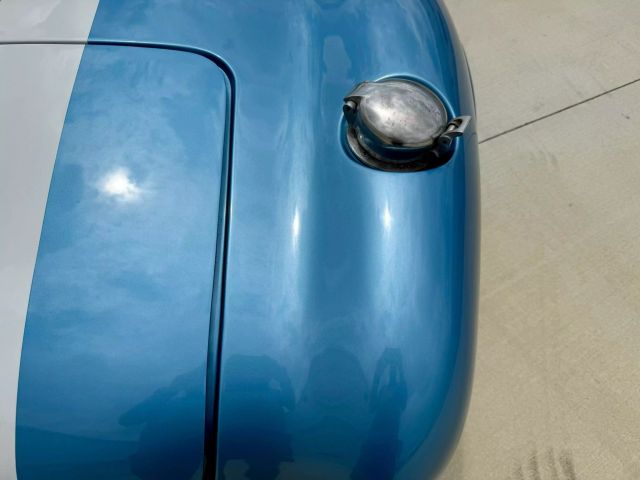1965 Shelby Cobra Roadster 427 - Image 25