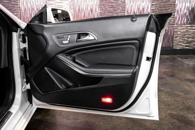 2017 Mercedes-benz Cla Cla 250 4matic Coupe 4d - Image 39