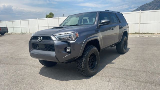 2022 Toyota 4runner - Image 2