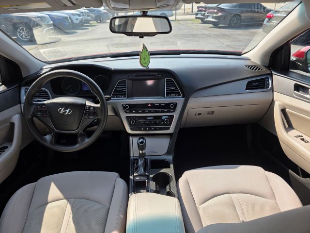2016 Hyundai Sonata - Image 9