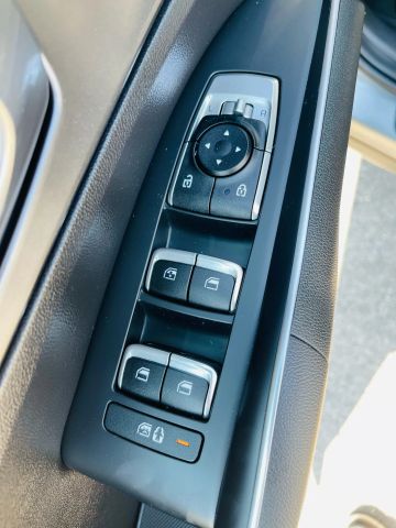 2023 Kia Sorento Hybrid - Image 42