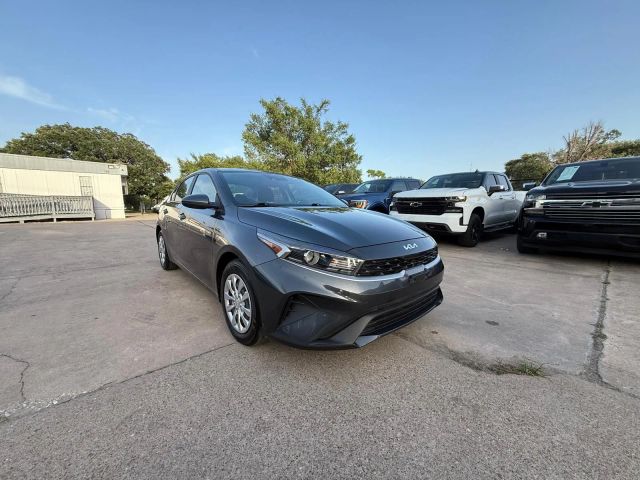 2024 Kia Forte - Image 2