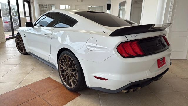 2019 Ford Mustang - Image 12