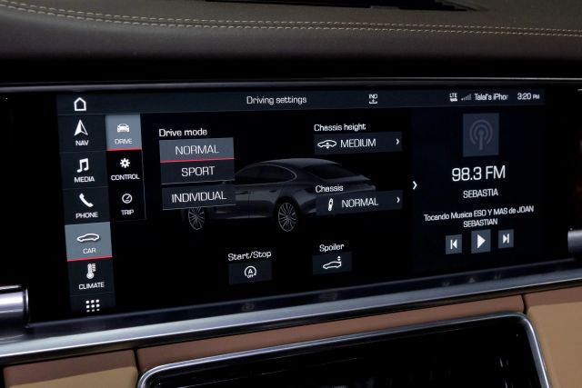 2018 Porsche Panamera 4s Sedan 4d - Image 28