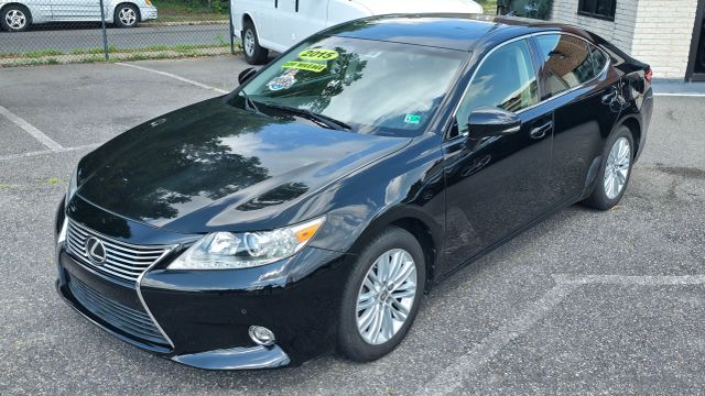 2015 Lexus Es - Image 3