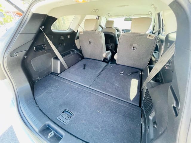 2014 Hyundai Santa Fe - Image 17