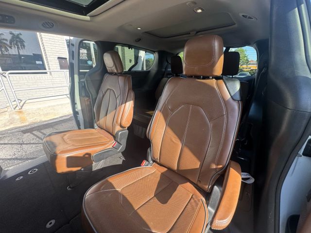2018 Chrysler Pacifica - Image 10