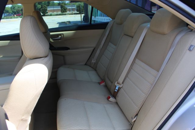2016 Toyota Camry - Image 4