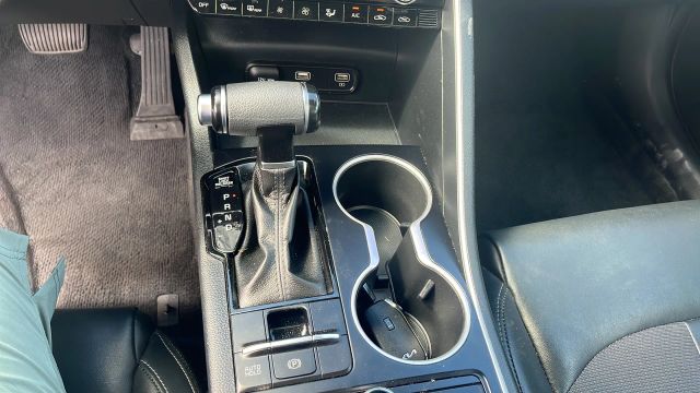 2022 Kia K5 - Image 28