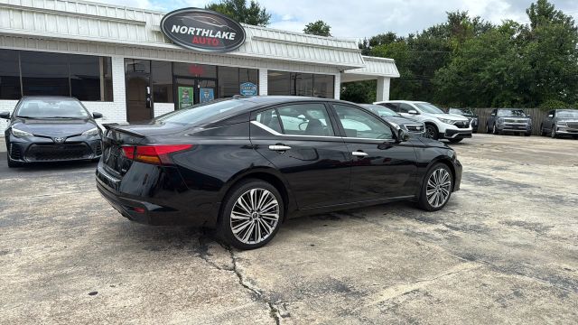 2023 Nissan Altima - Image 20