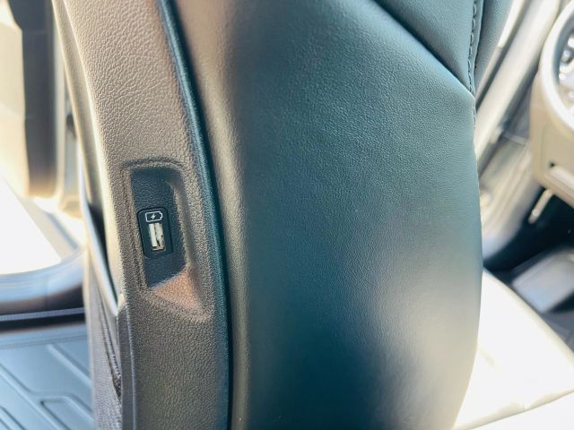 2023 Kia Sorento Hybrid - Image 34