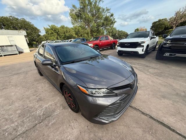 2018 Toyota Camry - Image 4