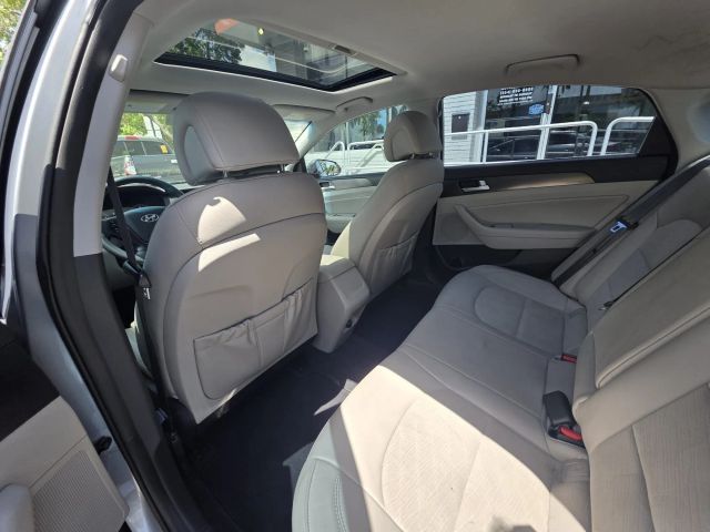 2017 Hyundai Sonata - Image 12