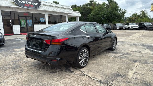 2023 Nissan Altima - Image 21