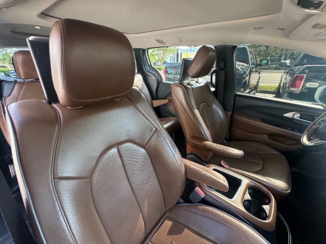 2018 Chrysler Pacifica - Image 14