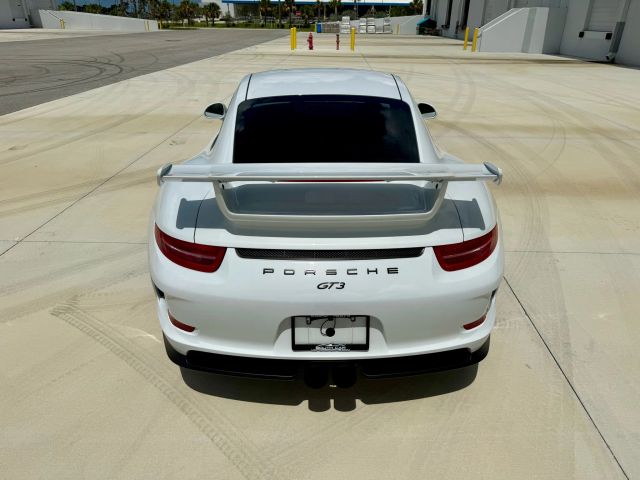 2015 Porsche 911 - Image 21