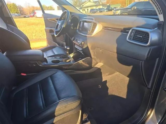 2020 Kia Sorento - Image 14