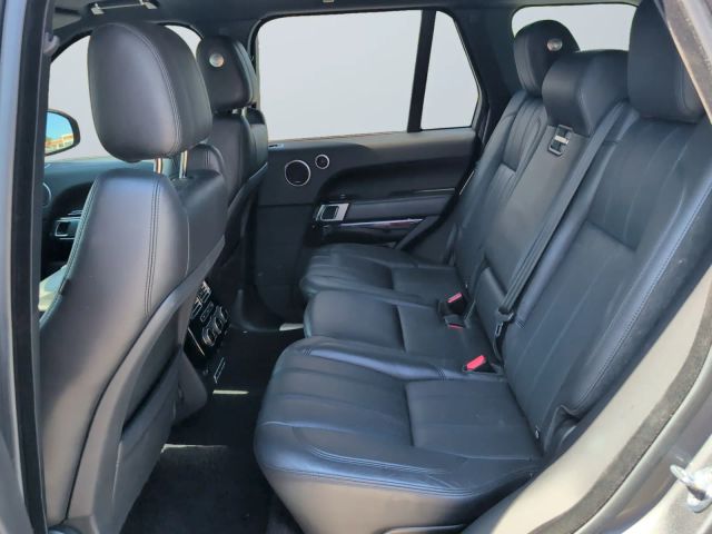 2016 Land Rover Range Rover - Image 13