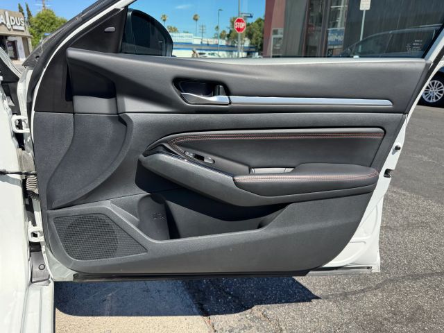 2023 Nissan Altima - Image 22