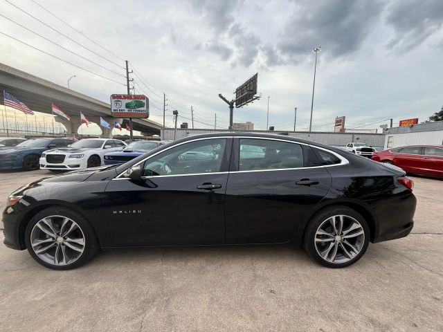 2022 Chevrolet Malibu - Image 13