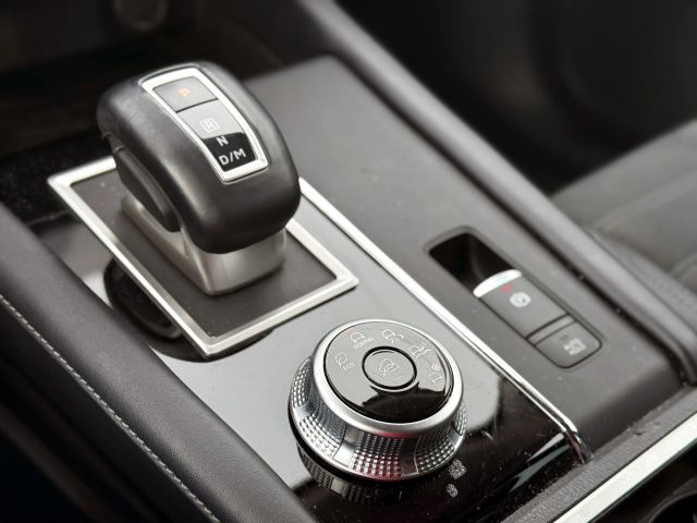 2023 Mitsubishi Outlander - Image 19
