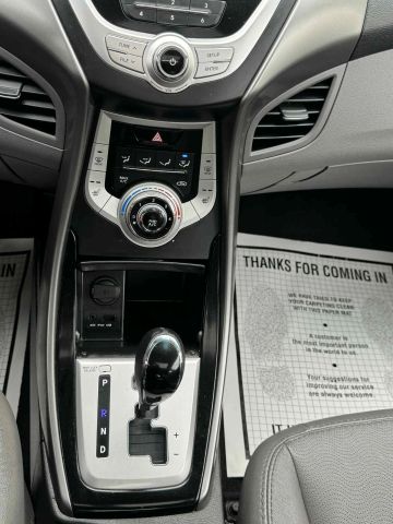 2011 Hyundai Elantra - Image 13