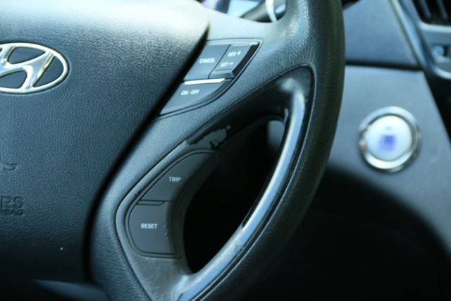 2013 Hyundai Sonata - Image 38