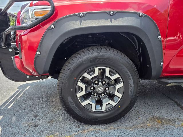 2017 Toyota Tacoma Double Cab - Image 8