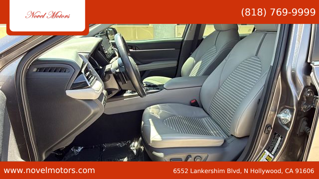 2021 Toyota Camry Hybrid - Image 10