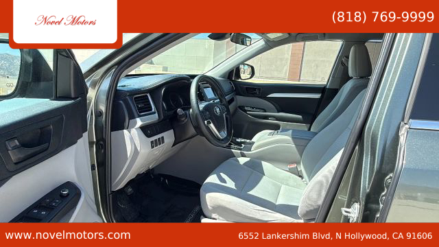 2019 Toyota Highlander - Image 9