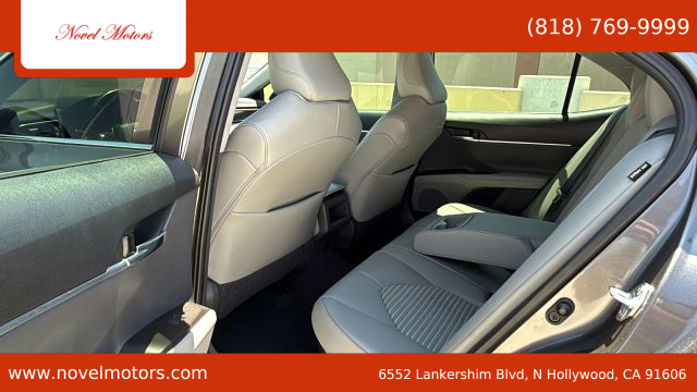 2021 Toyota Camry Hybrid - Image 11