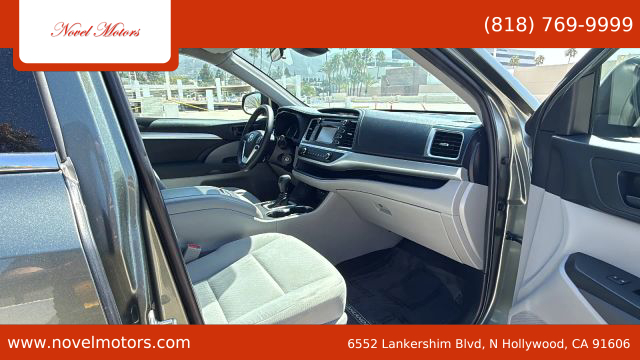 2019 Toyota Highlander - Image 19
