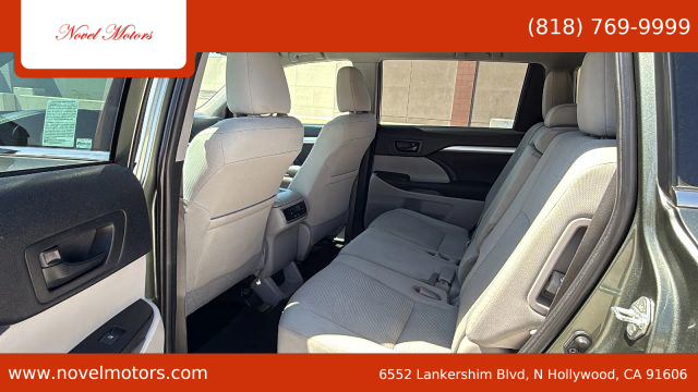 2019 Toyota Highlander - Image 12