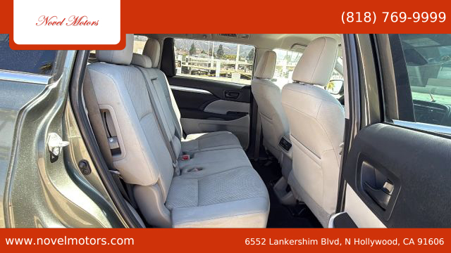2019 Toyota Highlander - Image 17