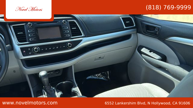 2019 Toyota Highlander - Image 26