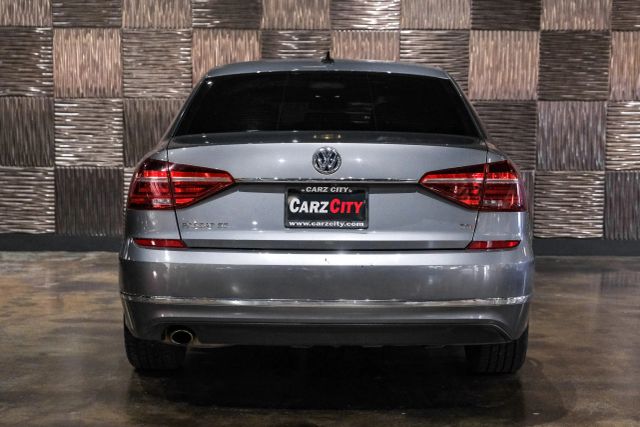 2017 Volkswagen Passat 1.8t Se Sedan 4d - Image 11