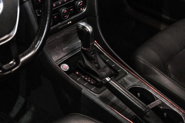 2017 Volkswagen Passat 1.8t Se Sedan 4d - Image 26