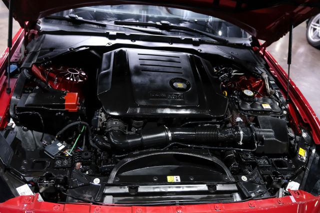 2017 Jaguar Xe Xe 20d Prestige Sedan 4d - Image 41