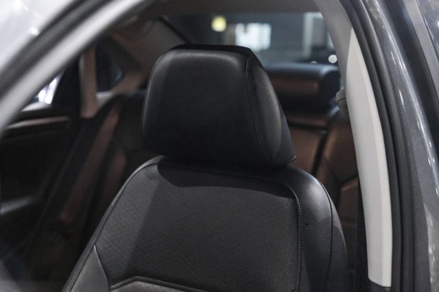2017 Volkswagen Passat 1.8t Se Sedan 4d - Image 30