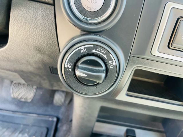2021 Nissan Titan Crew Cab - Image 36