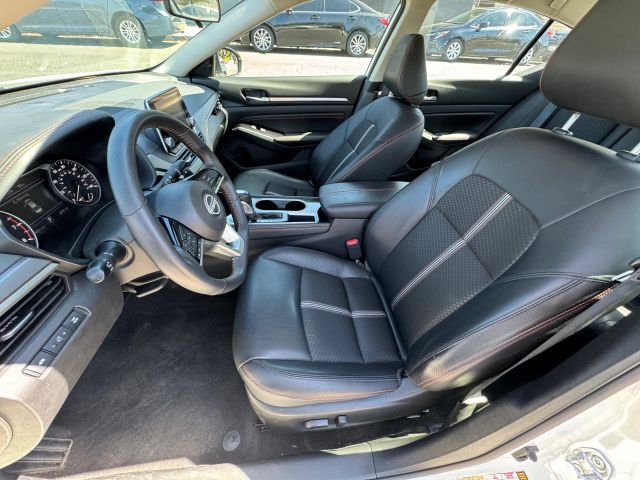 2023 Nissan Altima - Image 13