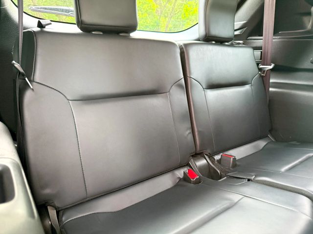 2023 Mitsubishi Outlander - Image 16