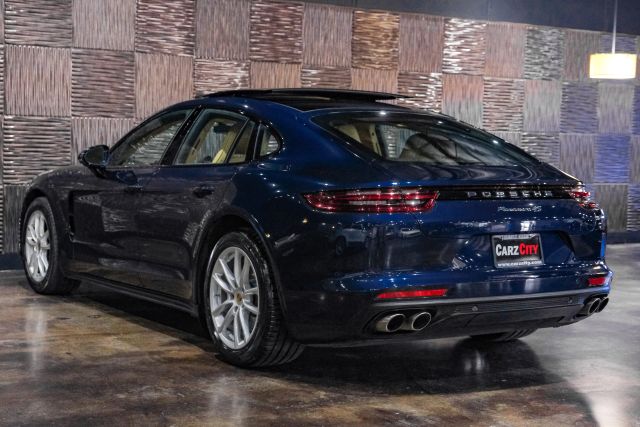 2018 Porsche Panamera 4s Sedan 4d - Image 12