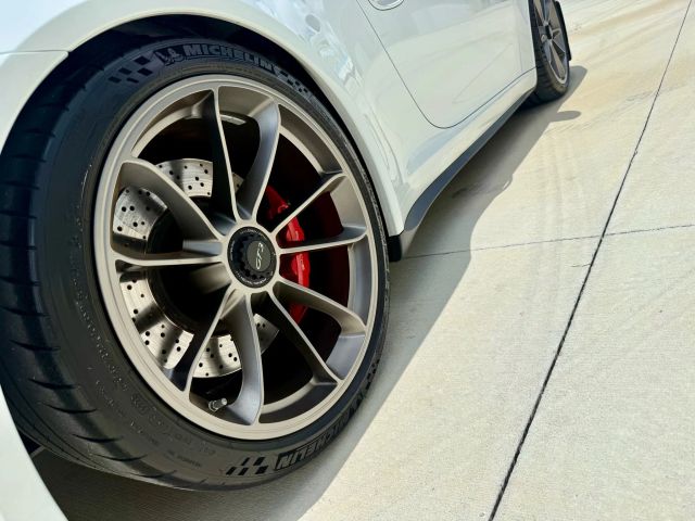 2015 Porsche 911 - Image 18