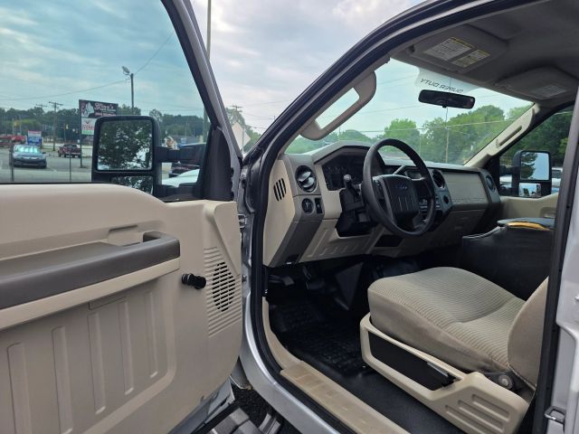 2010 Ford F250 Super Duty Crew Cab - Image 8