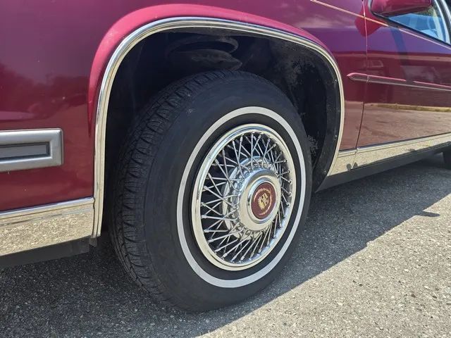 1988 Cadillac Deville - Image 5