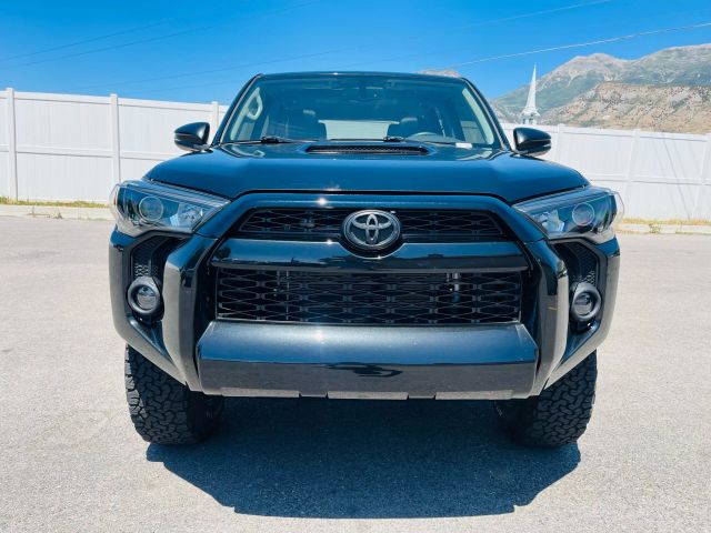 2017 Toyota 4runner - Image 3