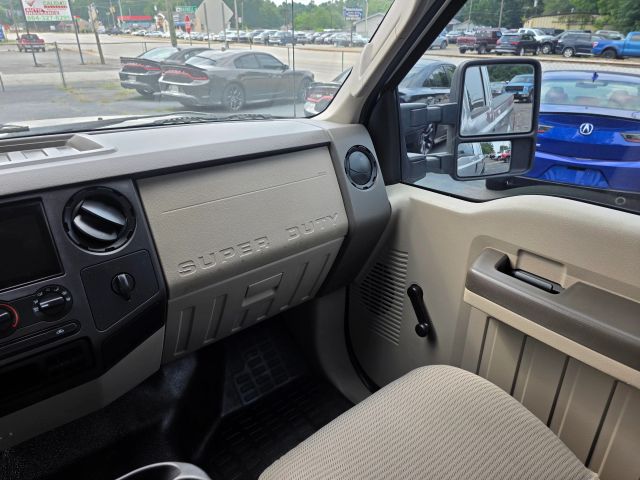 2010 Ford F250 Super Duty Crew Cab - Image 11