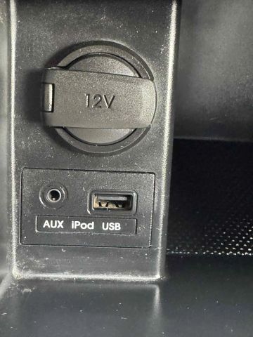 2011 Hyundai Elantra - Image 24