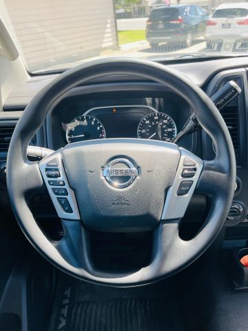 2021 Nissan Titan Crew Cab - Image 27